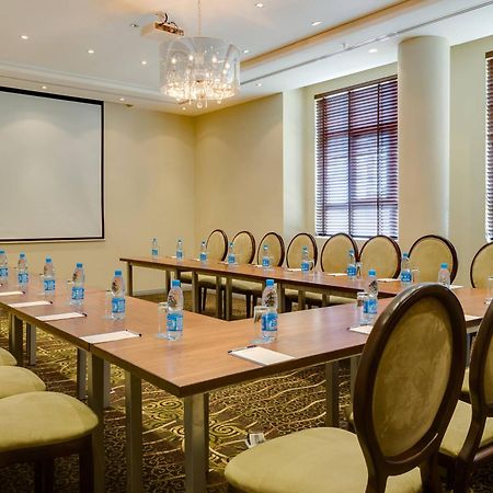 Protea Hotel By Marriott Benin City Select Emotan Extérieur photo
