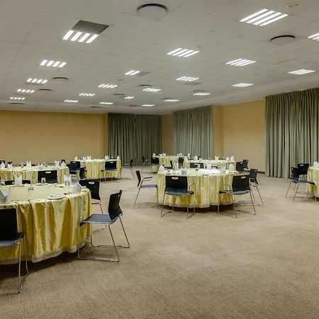 Protea Hotel By Marriott Benin City Select Emotan Extérieur photo