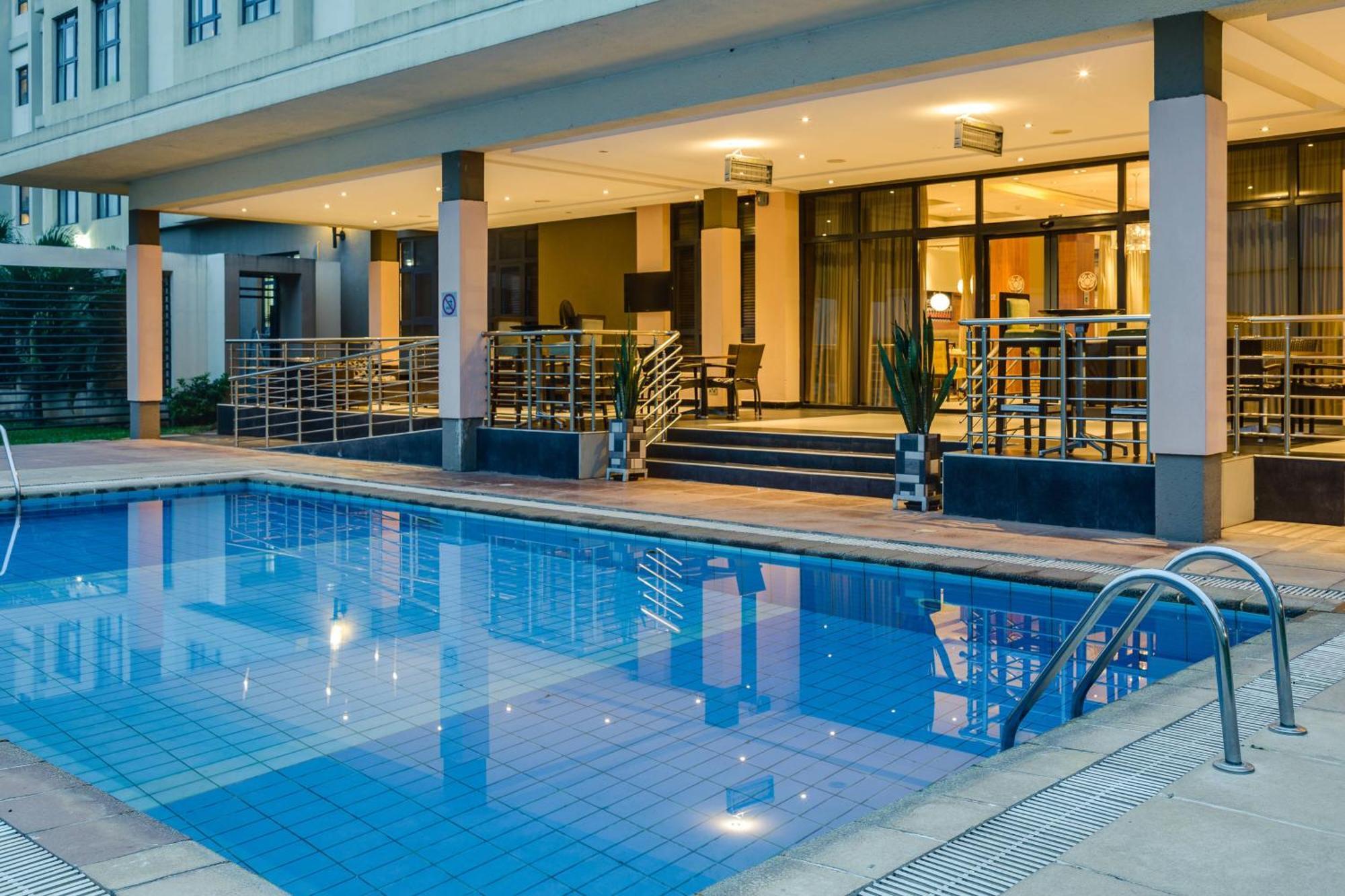 Protea Hotel By Marriott Benin City Select Emotan Extérieur photo
