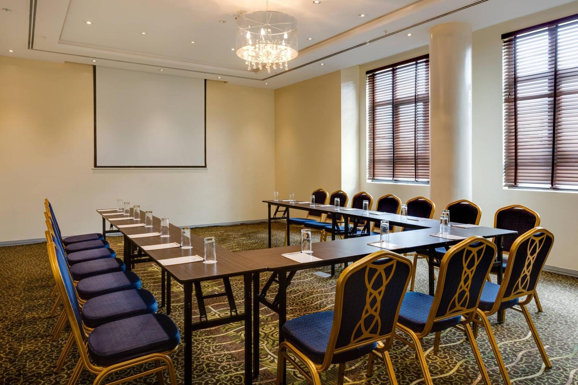 Protea Hotel By Marriott Benin City Select Emotan Extérieur photo