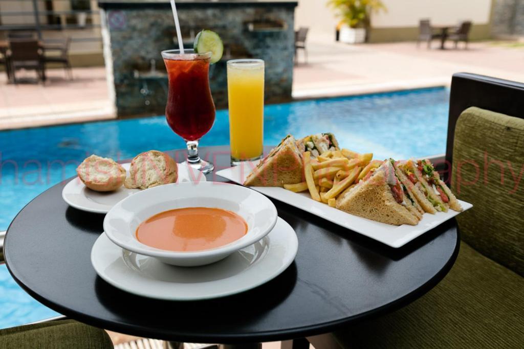 Protea Hotel By Marriott Benin City Select Emotan Extérieur photo
