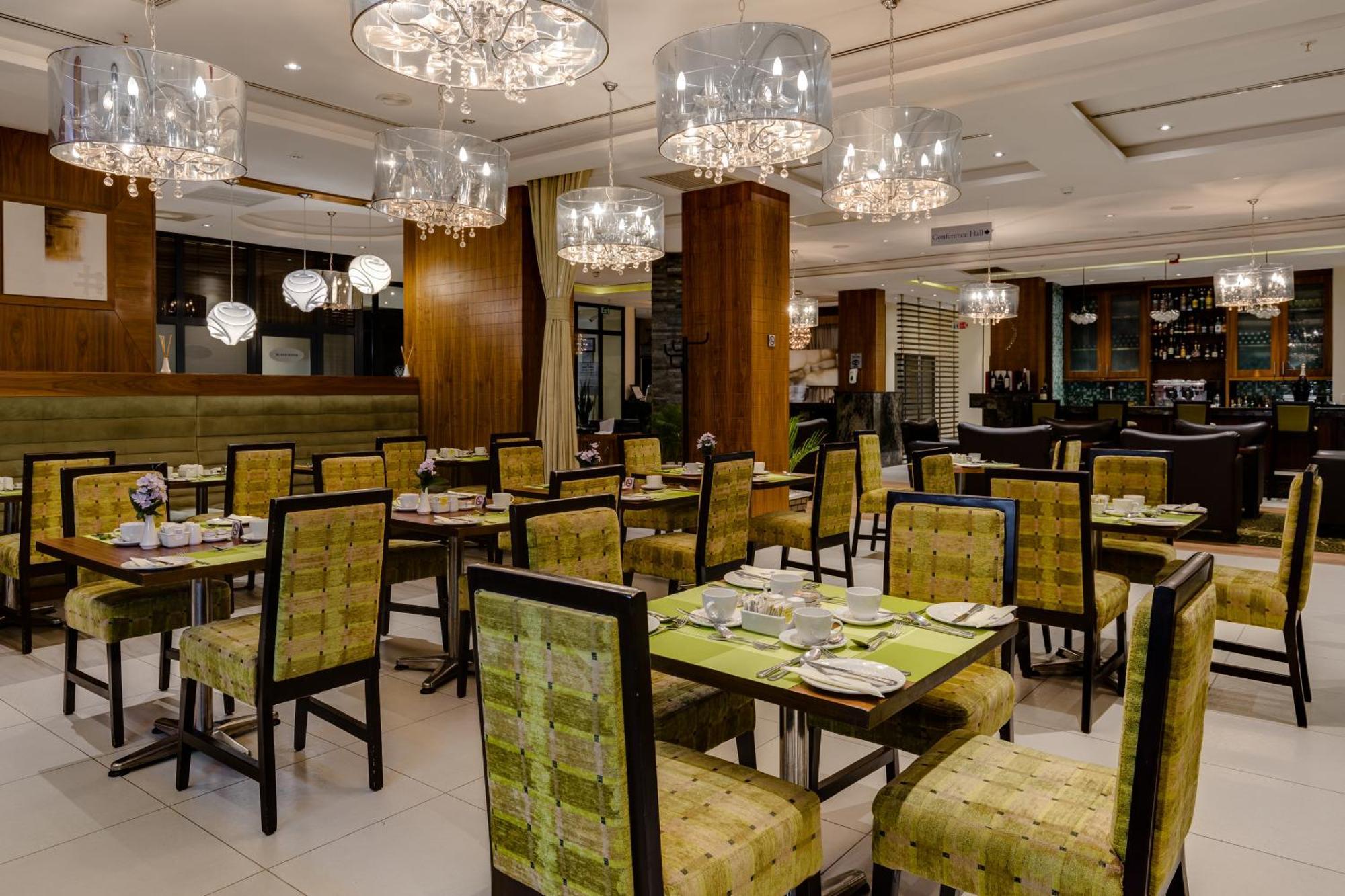 Protea Hotel By Marriott Benin City Select Emotan Extérieur photo