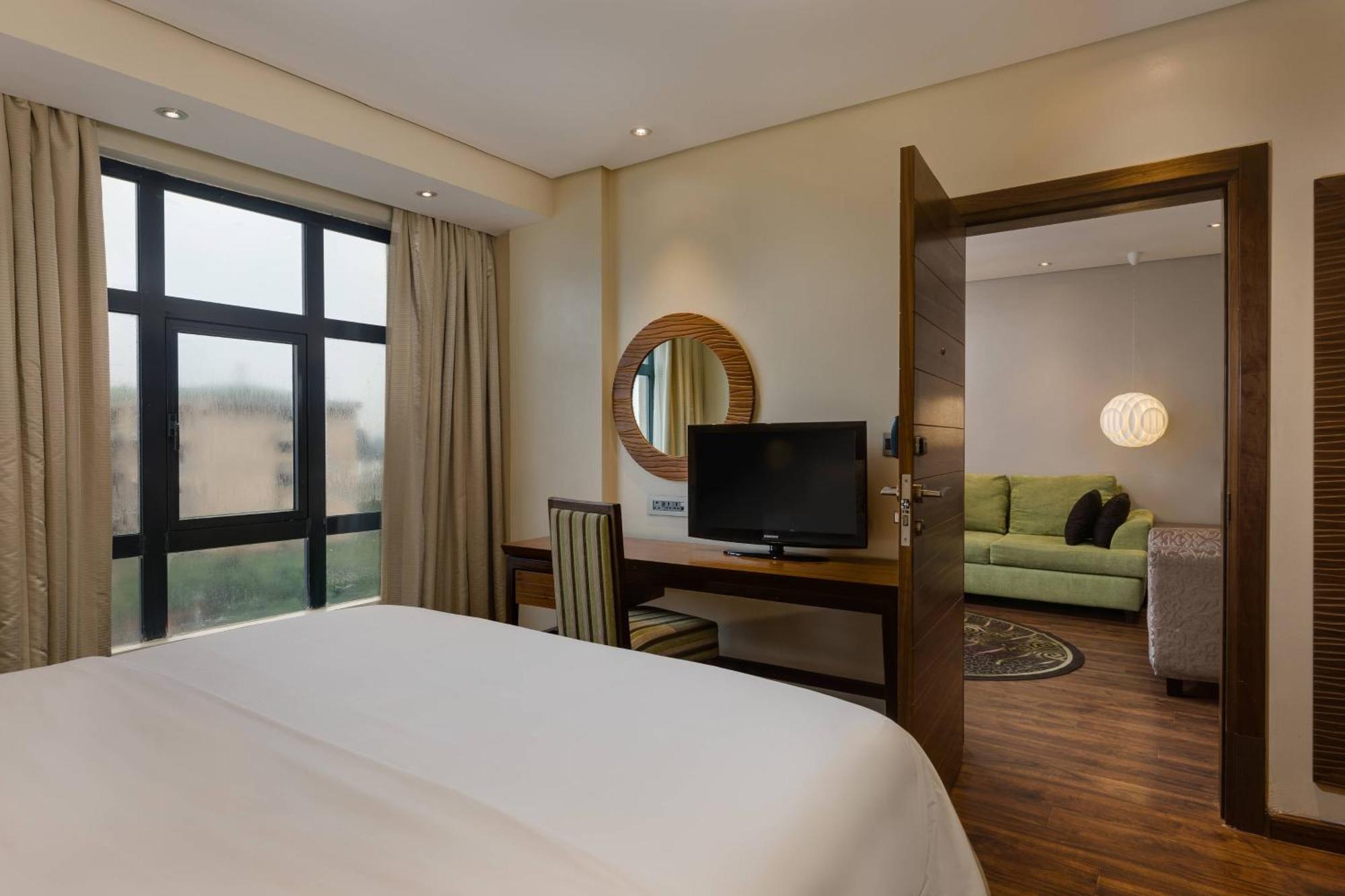 Protea Hotel By Marriott Benin City Select Emotan Extérieur photo