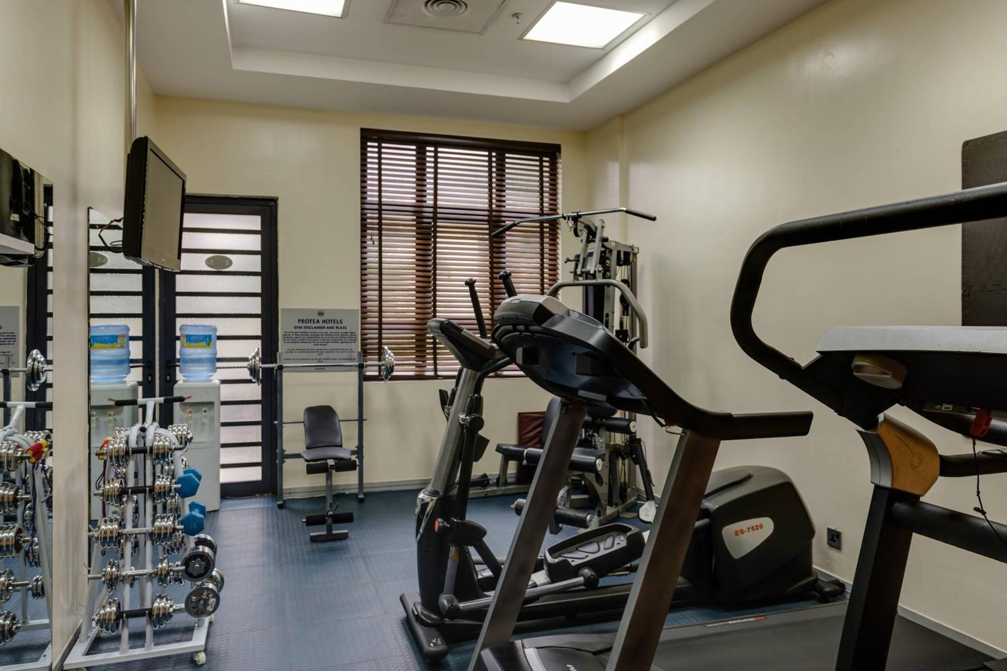 Protea Hotel By Marriott Benin City Select Emotan Extérieur photo
