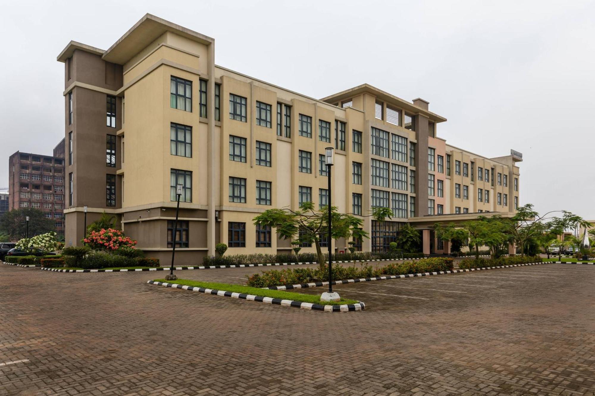 Protea Hotel By Marriott Benin City Select Emotan Extérieur photo