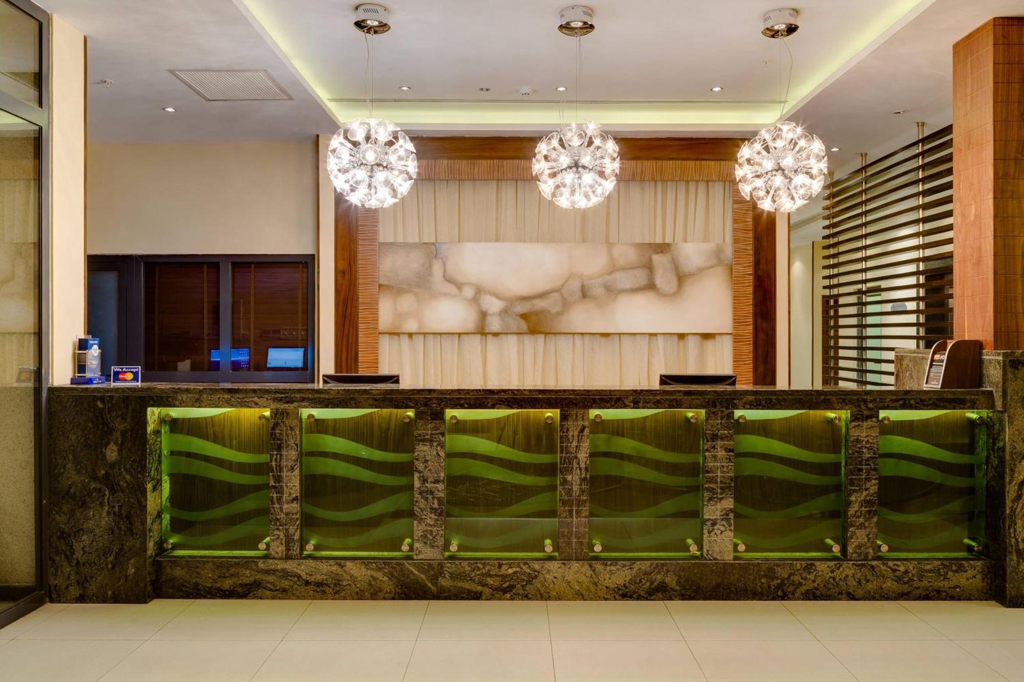 Protea Hotel By Marriott Benin City Select Emotan Extérieur photo